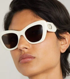 Dior Bobby B1U CD40084U -Oakley || Prada Sales Screenshot2023 06 19114008